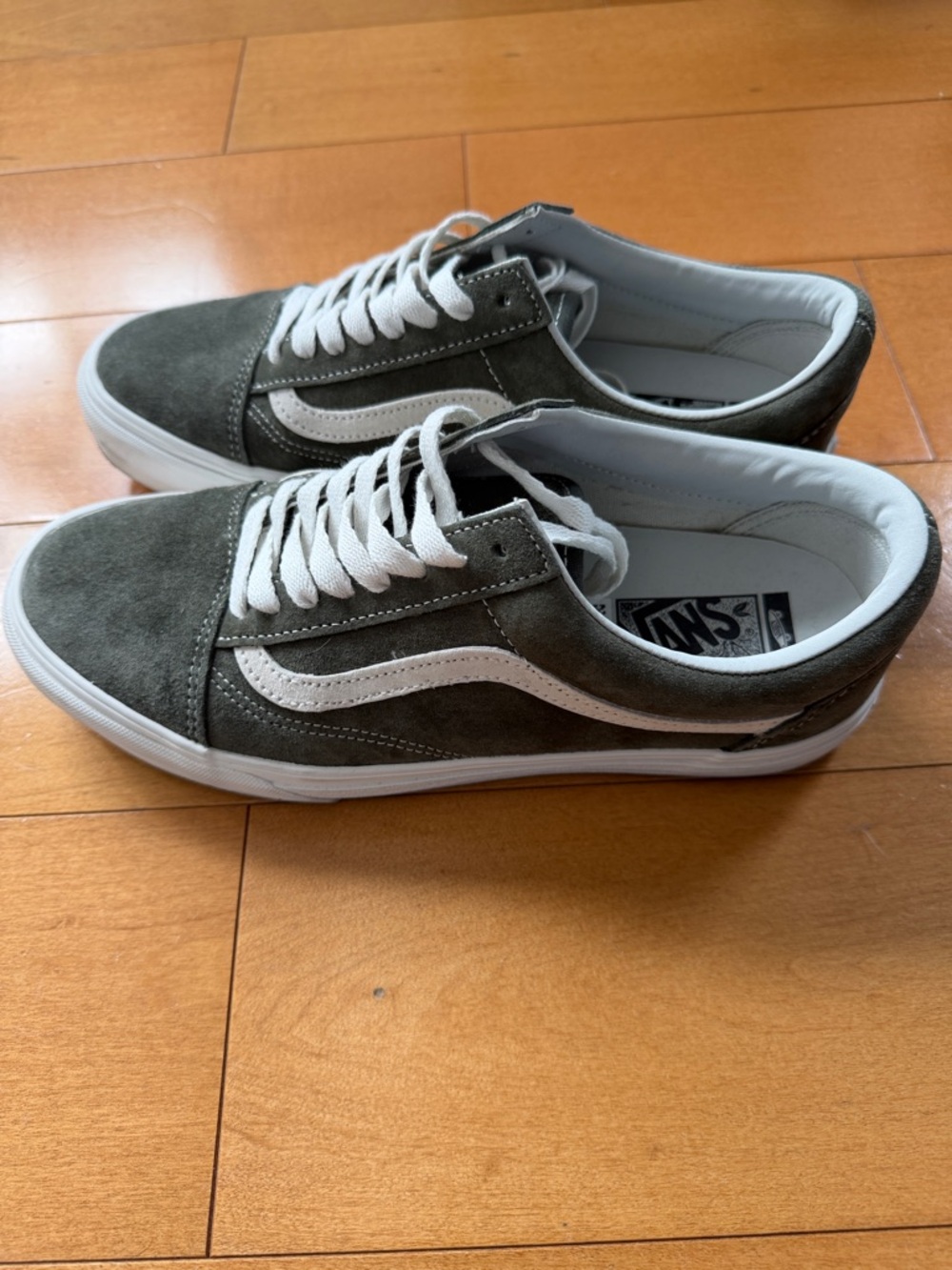 Vans Old Skool Suede Sneakers in Olive and White - Picture 3 of 3
